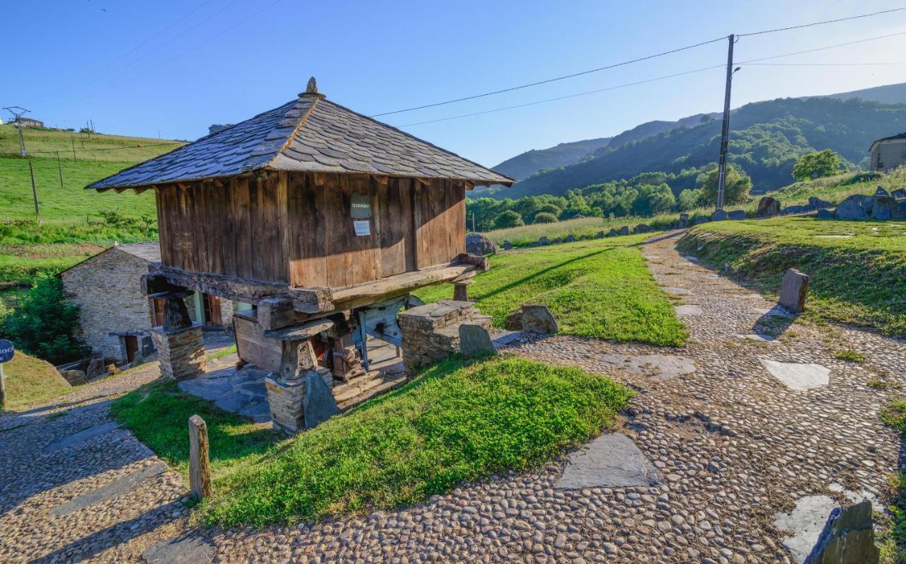 Apartamentos Rurales Casa Riveras Санта-Эулалия-де-Оскос Экстерьер фото