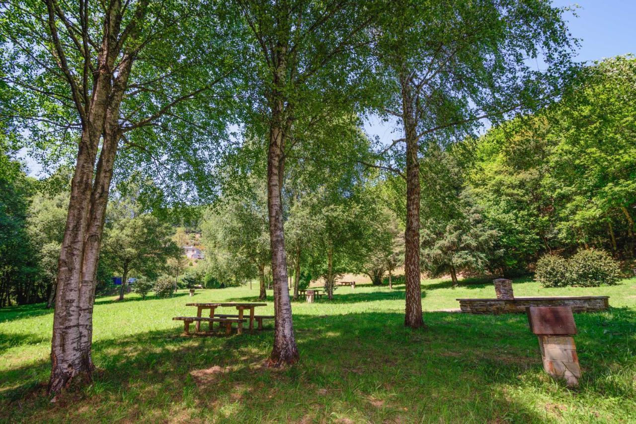 Apartamentos Rurales Casa Riveras Санта-Эулалия-де-Оскос Экстерьер фото