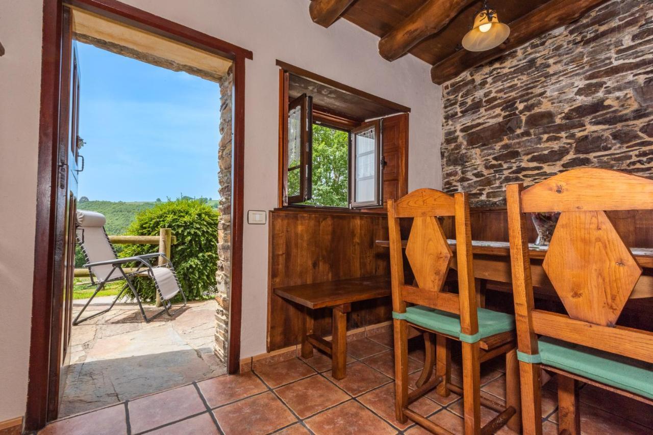 Apartamentos Rurales Casa Riveras Санта-Эулалия-де-Оскос Экстерьер фото
