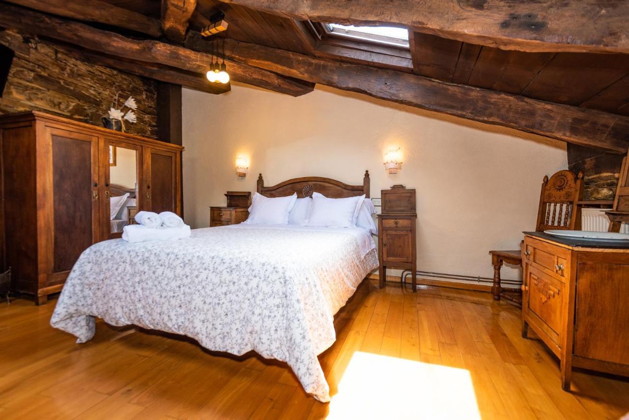 Apartamentos Rurales Casa Riveras Санта-Эулалия-де-Оскос Экстерьер фото