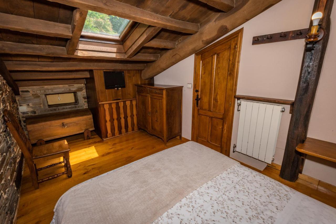 Apartamentos Rurales Casa Riveras Санта-Эулалия-де-Оскос Экстерьер фото