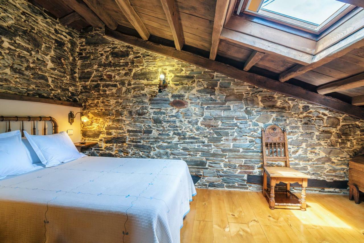 Apartamentos Rurales Casa Riveras Санта-Эулалия-де-Оскос Экстерьер фото