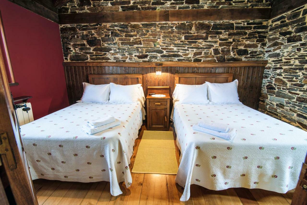 Apartamentos Rurales Casa Riveras Санта-Эулалия-де-Оскос Экстерьер фото